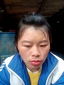 Snapshot of chloe-ri chatting on December 23, 2025, 6:44 am chloe-ri online show from December 23, 2025, 6:44 am