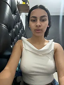 ManuelaEvans  online show from February 24, 2026, 8:07 pm