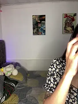 junorise23 online show from April 7, 2026, 3:40 am