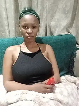 Snapshot of DesiredQueen27 chatting on July 1, 2026, 9:36 pm DesiredQueen27 online show from July 1, 2026, 9:36 pm