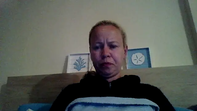 jennyblondeuk online show from May 11, 2026, 7:22 pm