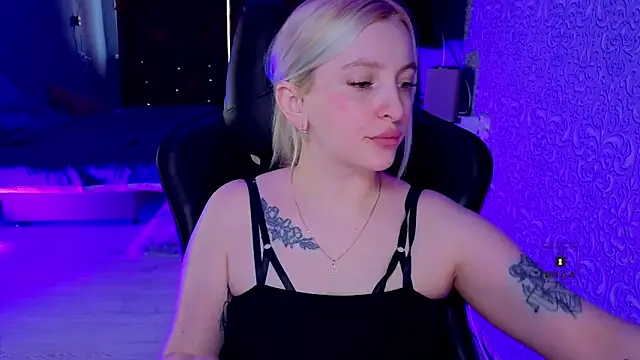 Eva Vibe  online show from March 30, 2026, 5:52 am