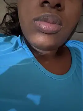 amorasecy online show from March 23, 2026, 9:46 am