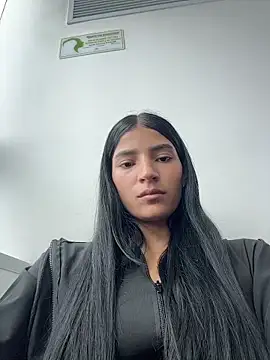 Snapshot of Ema_Rose_ chatting on May 29, 2026, 4:05 pm Ema Rose online show from May 29, 2026, 4:05 pm