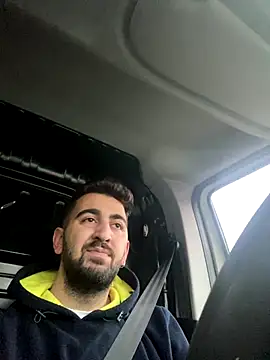 Snapshot of akindrv1 chatting on December 22, 2025, 6:32 am akindrv1 online show from December 22, 2025, 6:32 am