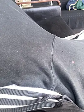 akindrv1 online show from April 23, 2026, 1:24 pm