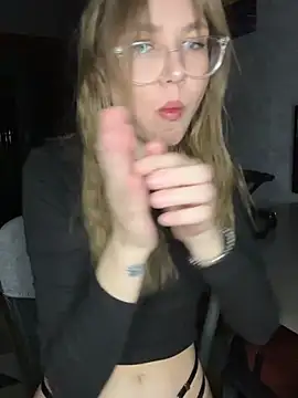 Lilpiks online show from January 16, 2026, 12:09 pm