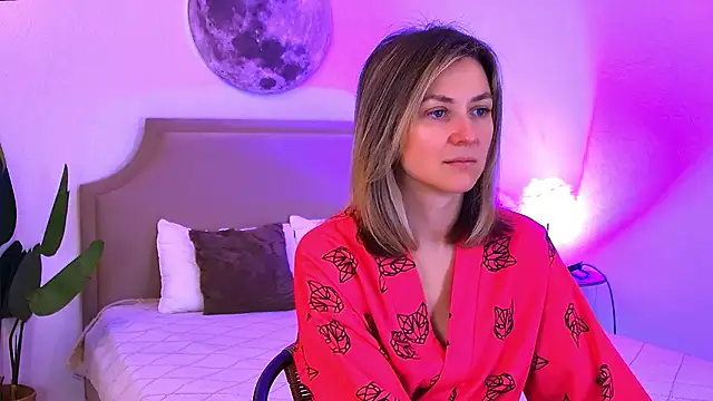 EmeraldGlow online show from February 21, 2026, 2:40 pm