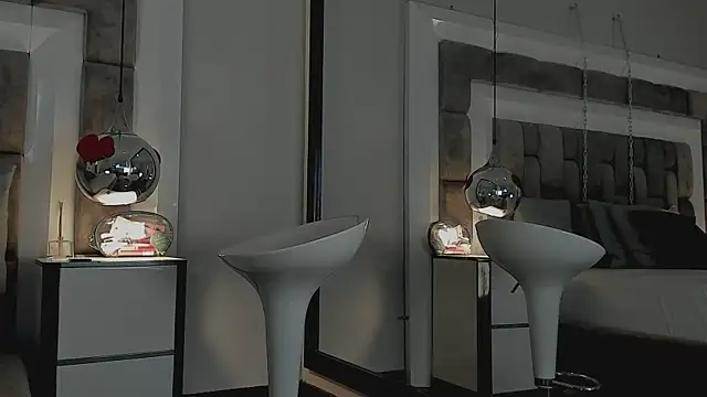 ElenaWatsonn online show from March 18, 2026, 8:23 pm