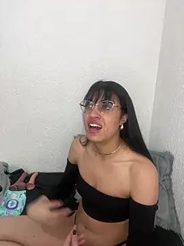 Snapshot of ValentinaEvanz chatting on March 15, 2026, 5:19 pm ValentinaEvanz online show from March 15, 2026, 5:19 pm