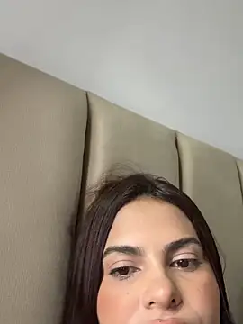 Irina Velvett online show from April 17, 2026, 2:47 am