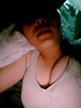 Snapshot of DIANAKUTE chatting on April 18, 2026, 10:21 pm DIANAKUTE online show from April 18, 2026, 10:21 pm