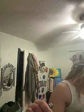 Trippyyb28 online show from February 28, 2026, 1:28 am