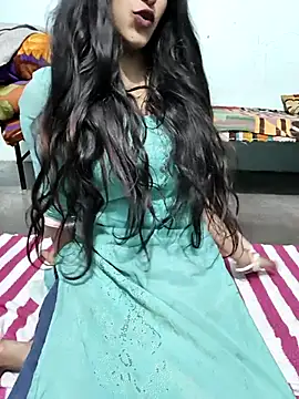 Snapshot of Yours-Zeenat chatting on February 16, 2026, 8:43 am Yours-Zeenat online show from February 16, 2026, 8:43 am