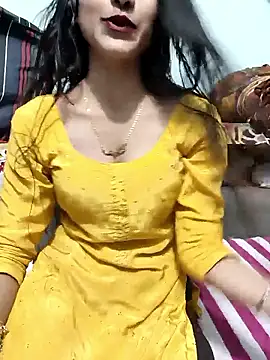 Snapshot of Yours-Zeenat chatting on February 21, 2026, 9:32 am Yours-Zeenat online show from February 21, 2026, 9:32 am