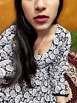 Snapshot of Yours-Zeenat chatting on February 22, 2026, 8:29 pm Yours-Zeenat online show from February 22, 2026, 8:29 pm