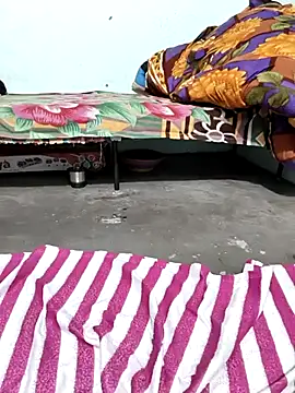 Snapshot of Yours-Zeenat chatting on February 26, 2026, 8:35 am Yours-Zeenat online show from February 26, 2026, 8:35 am