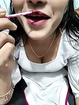 Snapshot of Yours-Zeenat chatting on February 27, 2026, 7:03 pm Yours-Zeenat online show from February 27, 2026, 7:03 pm