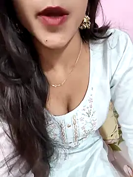 Snapshot of Yours-Zeenat chatting on April 7, 2026, 10:05 am Yours-Zeenat online show from April 7, 2026, 10:05 am