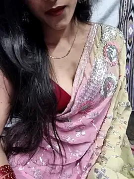 Snapshot of Yours-Zeenat chatting on April 10, 2026, 6:01 pm Yours-Zeenat online show from April 10, 2026, 6:01 pm