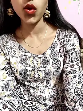 Snapshot of Yours-Zeenat chatting on April 11, 2026, 6:12 pm Yours-Zeenat online show from April 11, 2026, 6:12 pm