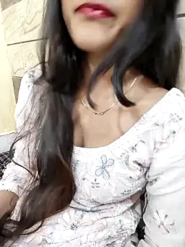 Snapshot of Yours-Zeenat chatting on April 13, 2026, 9:48 am Yours-Zeenat online show from April 13, 2026, 9:48 am