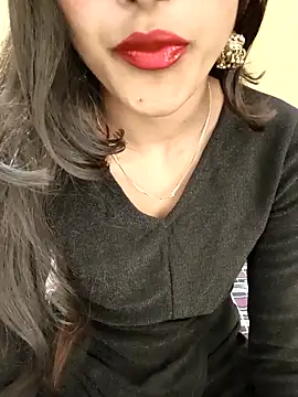 Snapshot of Yours-Zeenat chatting on April 14, 2026, 4:18 am Yours-Zeenat online show from April 14, 2026, 4:18 am