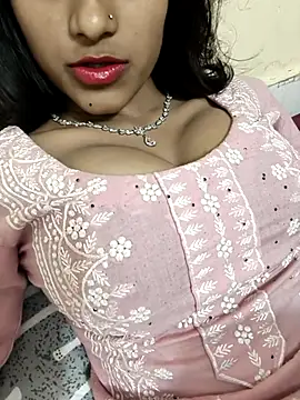 Snapshot of Yours-Zeenat chatting on April 27, 2026, 9:18 am Yours-Zeenat online show from April 27, 2026, 9:18 am