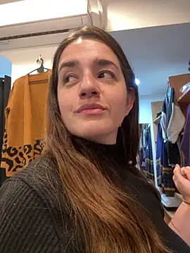 lele202526 online show from April 10, 2026, 6:45 pm