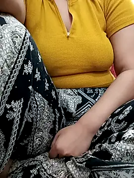 ShamaParvin online show from February 5, 2026, 2:54 pm