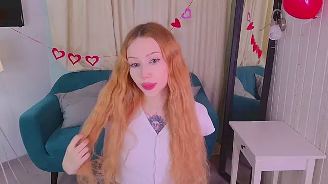 Snapshot of Zoe__Page chatting on February 12, 2026, 1:50 pm Zoe Page online show from February 12, 2026, 1:50 pm