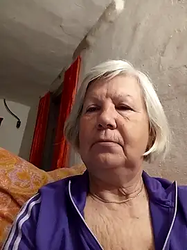 KlaudiaDarling online show from April 3, 2026, 11:14 pm