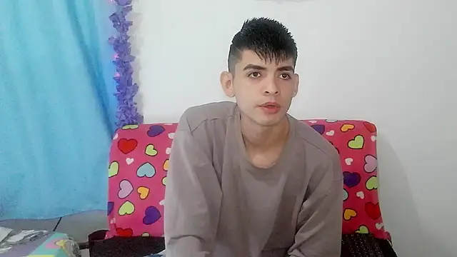 Snapshot of nico22love chatting on February 10, 2026, 8:35 pm nico22love online show from February 10, 2026, 8:35 pm