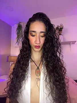 Snapshot of LunaDupont chatting on February 28, 2026, 8:10 pm LunaDupont online show from February 28, 2026, 8:10 pm