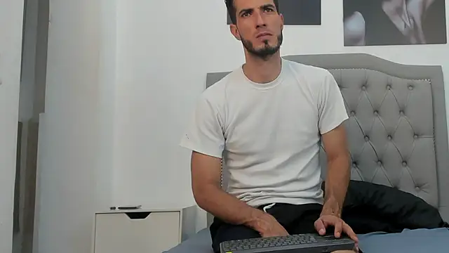 Snapshot of marc_ruffa chatting on February 8, 2026, 7:28 pm marc ruffa online show from February 8, 2026, 7:28 pm