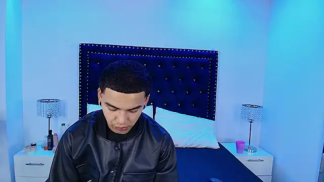 Jaden and sofia online show from March 19, 2026, 3:32 am