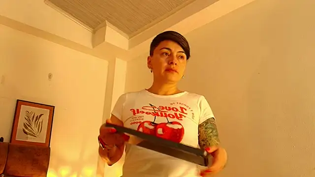 kat paradise online show from April 8, 2026, 11:43 am