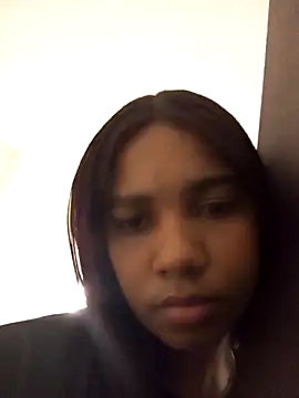 Snapshot of 17mami_sexy chatting on December 23, 2025, 3:15 am 17mami sexy online show from December 23, 2025, 3:15 am