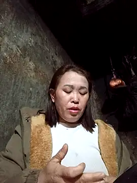 dakota-kis online show from March 19, 2026, 11:42 pm