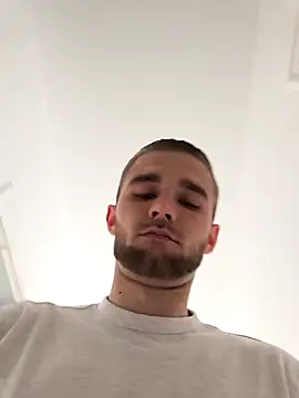 Benjamiinlt online show from April 8, 2026, 1:22 pm