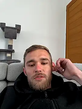 Benjamiinlt online show from April 21, 2026, 9:37 am