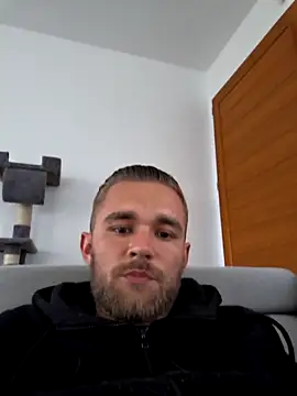 Benjamiinlt online show from May 5, 2026, 6:38 pm