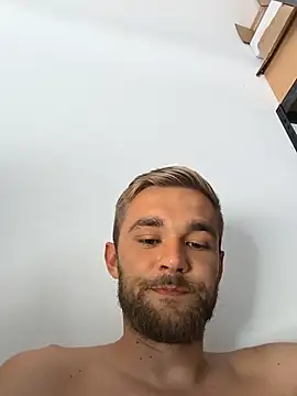 Benjamiinlt online show from June 24, 2026, 1:21 pm