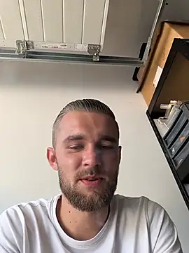 Benjamiinlt online show from August 1, 2026, 3:44 pm