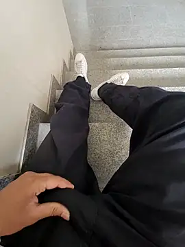 jerryrooh69 online show from April 17, 2026, 7:55 am