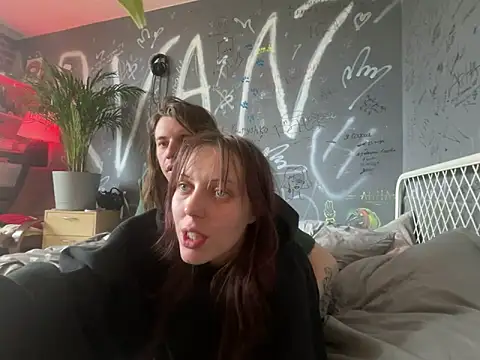 Snapshot of EmmaLyrica chatting on April 14, 2026, 1:17 pm EmmaLyrica online show from April 14, 2026, 1:17 pm