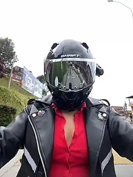 Scarlet auraa online show from March 18, 2026, 9:07 pm