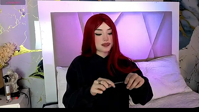 Snapshot of Sienna_Desiree chatting on April 6, 2026, 12:17 pm Sienna Desiree online show from April 6, 2026, 12:17 pm