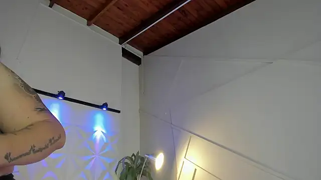 Snapshot of GabiSaenz_ chatting on March 7, 2026, 11:18 am GabiSaenz online show from March 7, 2026, 11:18 am