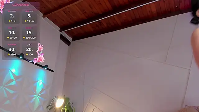 Snapshot of GabiSaenz_ chatting on April 16, 2026, 11:55 am GabiSaenz online show from April 16, 2026, 11:55 am